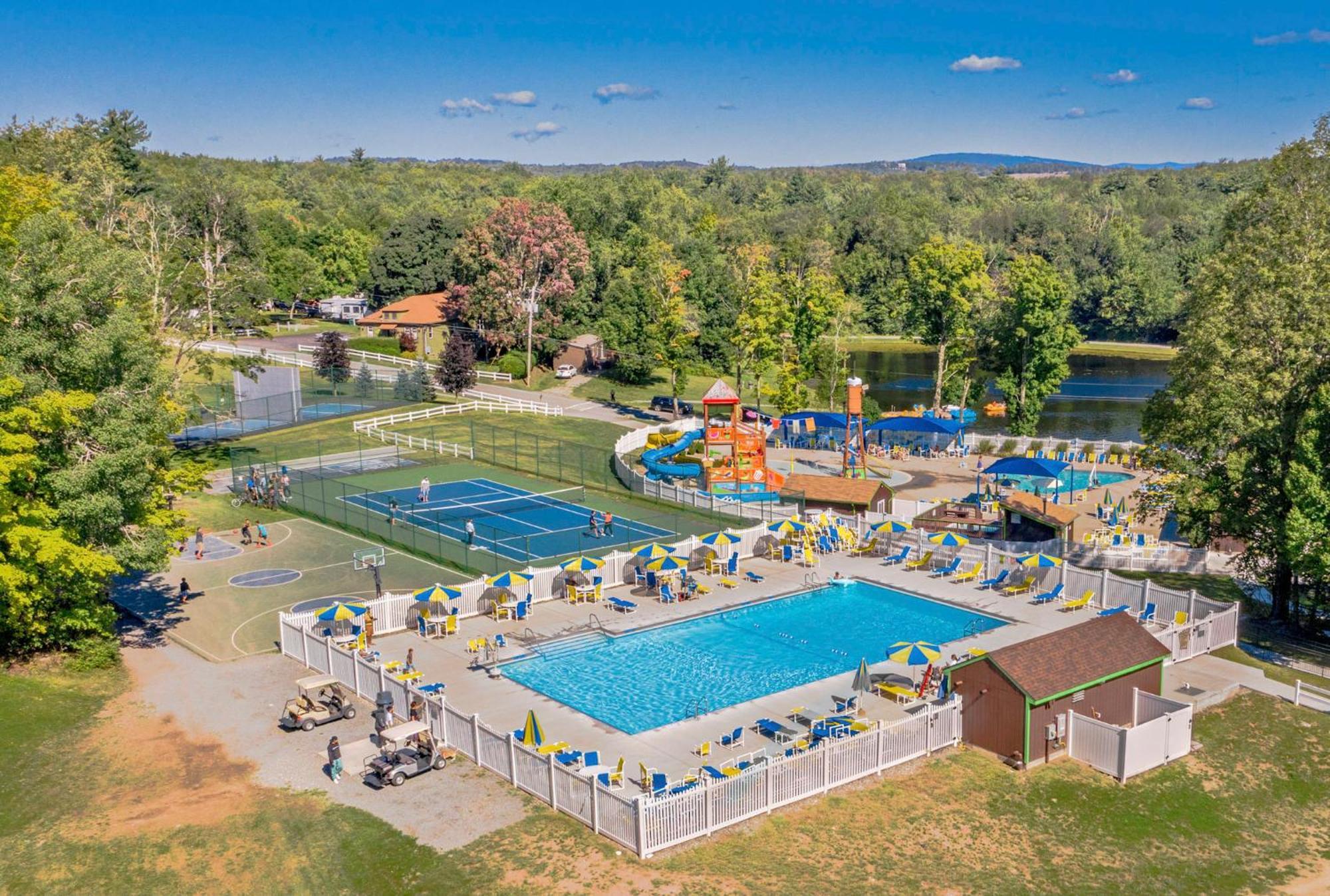 הוילה Greenfield Park Jellystone Park Birchwood Acres מראה חיצוני תמונה